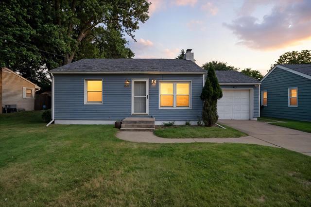 front view picture of 500 Heyser Street, Jackson, MI. 49203