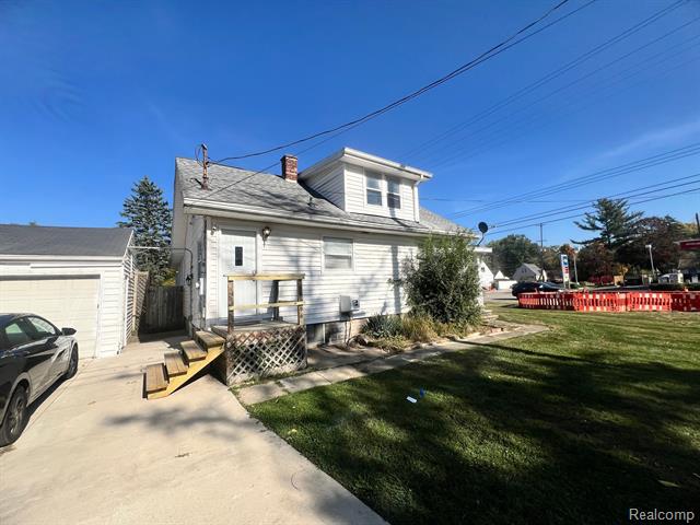 front view picture of 5838 S Martin Luther King Jr Boulevard, Lansing, MI. 48911