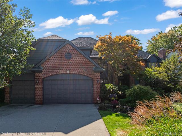 front view picture of 1555 Wandrei Ct, Commerce Township, MI. 48382