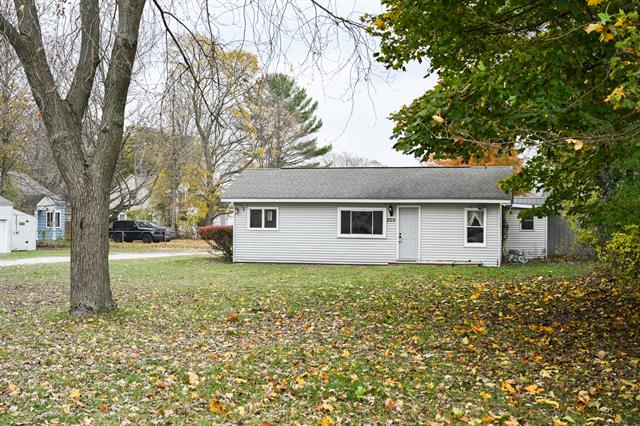 front view picture of 2710 Leboeuf Street, Muskegon, MI. 49441