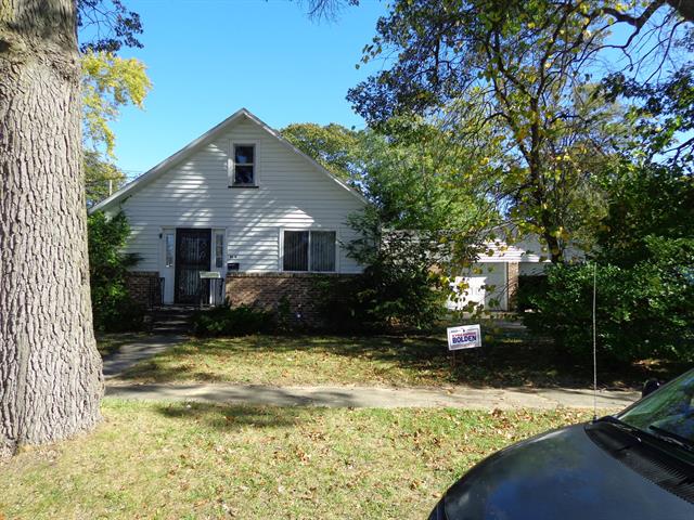 front view picture of 2100 Reynolds Street, Muskegon, MI. 49444