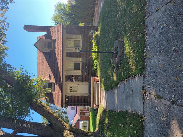 front view picture of 5212 University Place, Detroit, MI. 48224