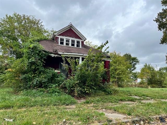 front view picture of 13832 Pinewood Street, Detroit, MI. 48205
