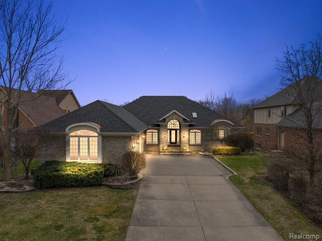 front view picture of 1491 Wandrei Ct, Commerce Township, MI. 48382