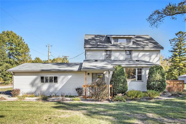 front view picture of 1800 Vista Point Drive, Wayland, MI. 49348