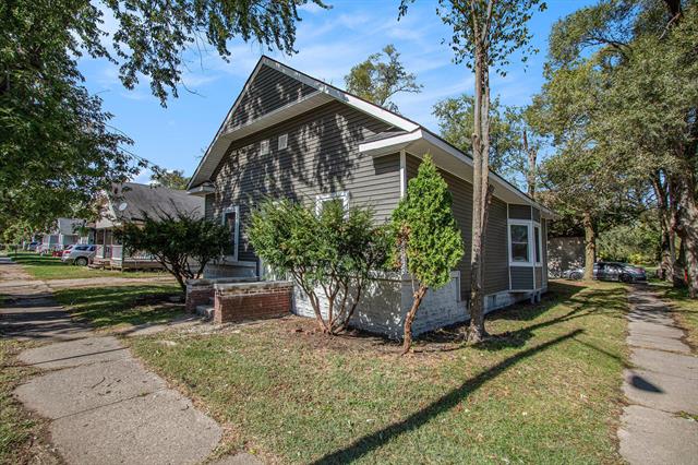 front view picture of 635 E Empire Avenue, Benton Harbor, MI. 49022
