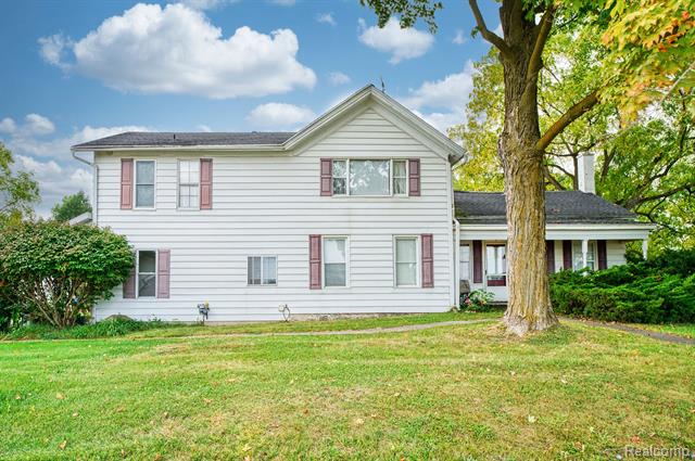 front view picture of 2950 Chilson Road, Howell, MI. 48843