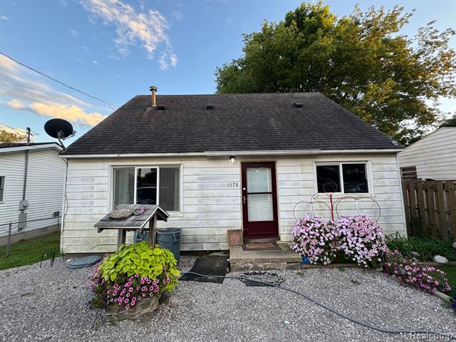 front view picture of 1178 Harriet Street, Mount Morris, MI. 48458
