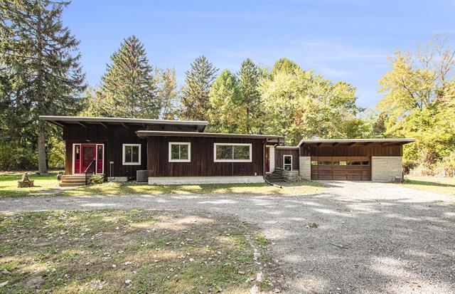 front view picture of 5831 Browntown Road, Sawyer, MI. 49125