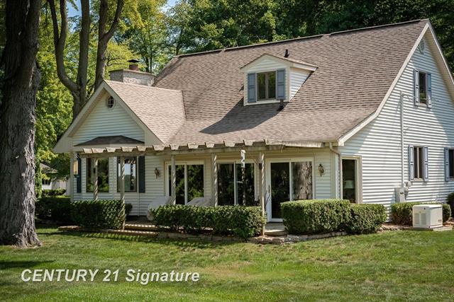 front view picture of 33 Ferro Street, Sanford, MI. 48657