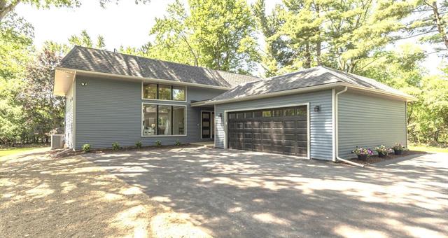 front view picture of 2971 Daleview Drive, Ann Arbor, MI. 48105