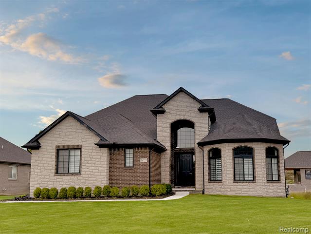 front view picture of 53650 Romeo Plank Road, Macomb, MI. 48042