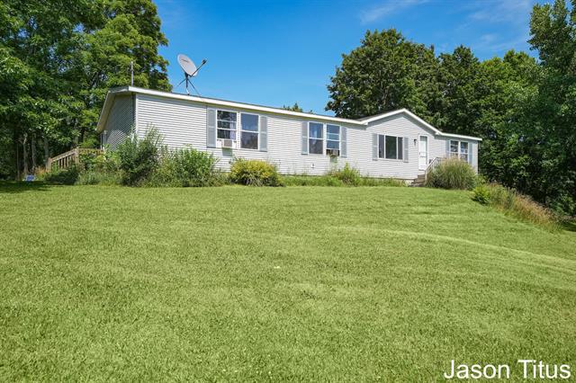 front view picture of 1673 Nashville Road, Hastings, MI. 49058