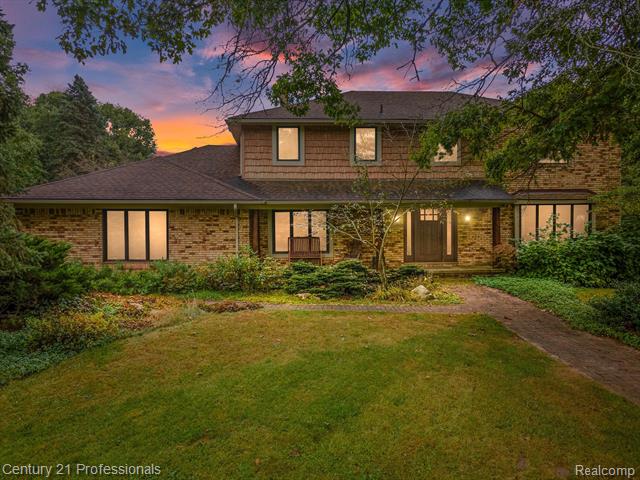 front view picture of 9601 Kier Road, Holly, MI. 48442