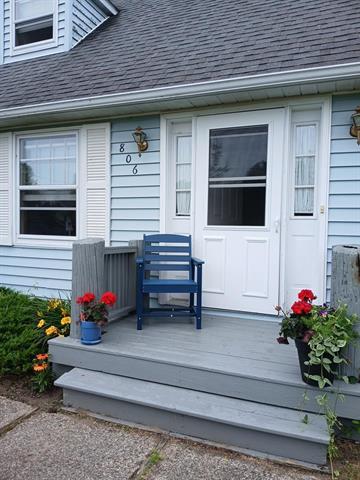 front view picture of 806 S Augres River Drive, Au Gres, MI. 48703