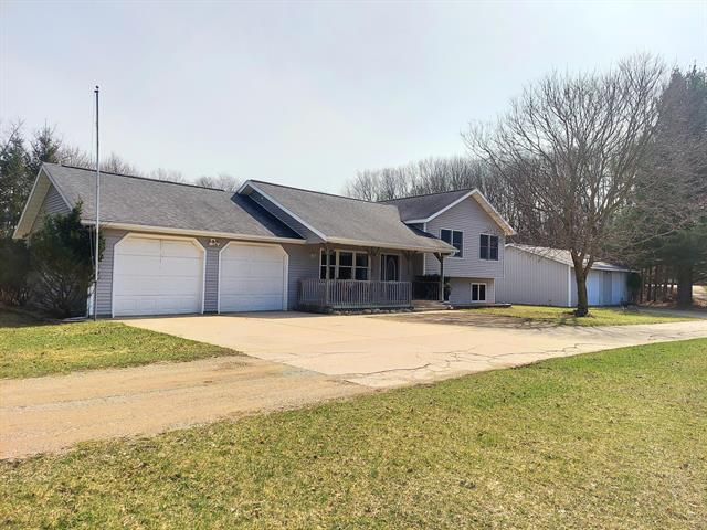 front view picture of 6584 E Ab Avenue, Richland, MI. 49083