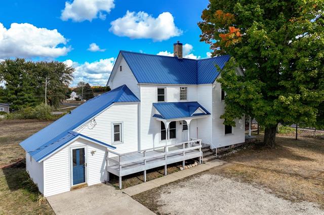 front view picture of 9304 S Lake Leelanau, Traverse City, MI. 49684