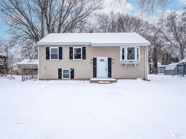 front view picture of 5627 Juniper Drive, Jackson, MI. 49201