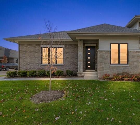 front view picture of 7467 Gramercy Circle, West Bloomfield, MI. 48322