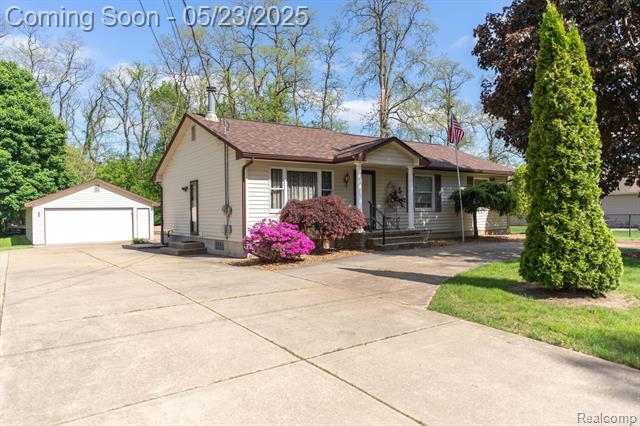 front view picture of 3142 Buss Dr, Walled Lake, MI. 48390
