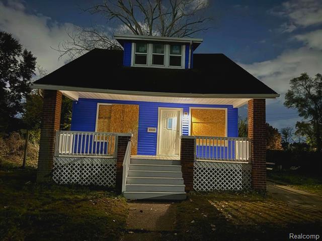 front view picture of 6369 Diversey Street, Detroit, MI. 48210