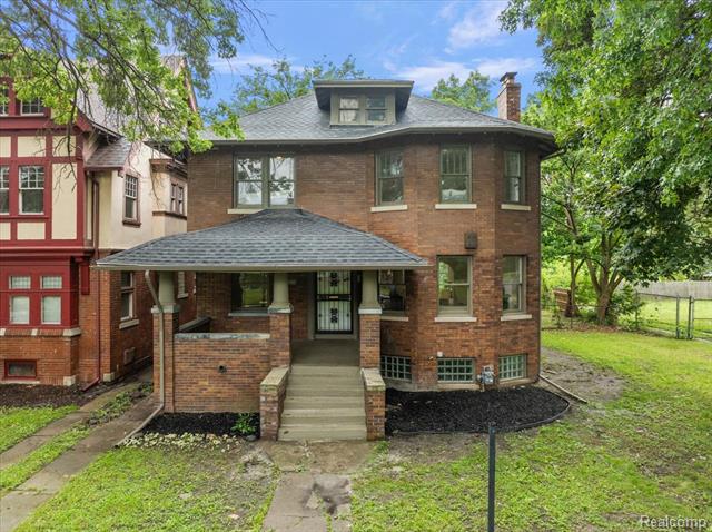 front view picture of 266 Alger Street, Detroit, MI. 48202