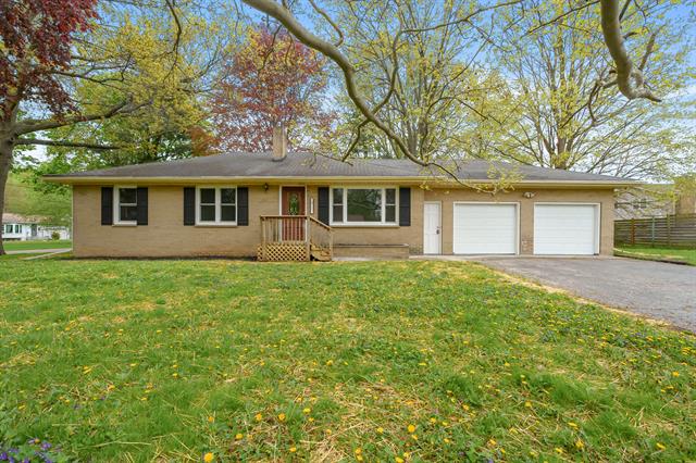 front view picture of 4703 Sunnydale Avenue, Kalamazoo, MI. 49006