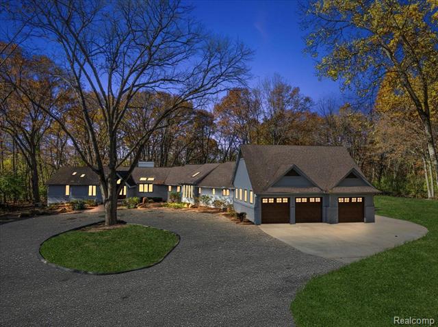 front view picture of 30545 Inkster Road, Franklin, MI. 48025