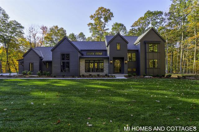 front view picture of 15654 River Trace, West Olive, MI. 49460