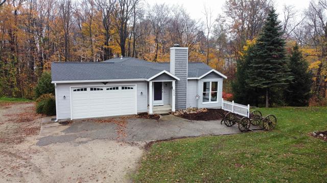 front view picture of 624 S 160Th Avenue, Holland, MI. 49423