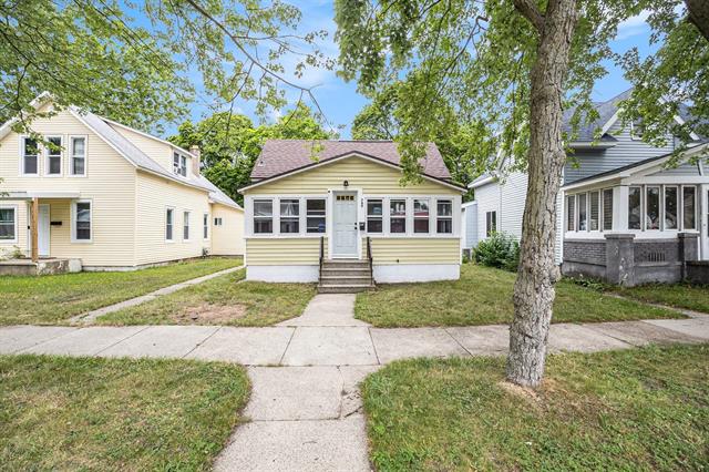 front view picture of 780 Catherine Avenue, Muskegon, MI. 49442