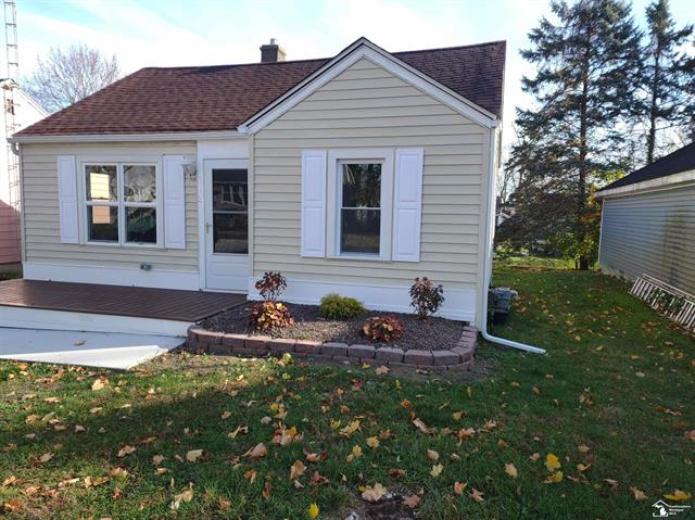 front view picture of 113 Walnut Street, Brooklyn, MI. 49230