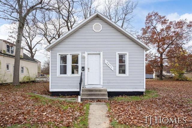 front view picture of 2437 Maffett Street, Muskegon, MI. 49444
