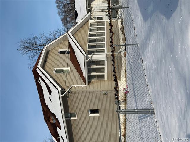 front view picture of 1465 Norton Street, Burton, MI. 48529