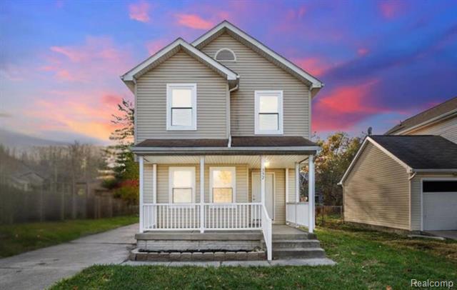 front view picture of 557 Kitchener Street, Detroit, MI. 48215