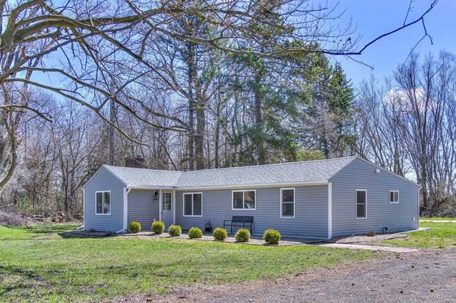 front view picture of 8353 Cady Road, Jackson, MI. 49201