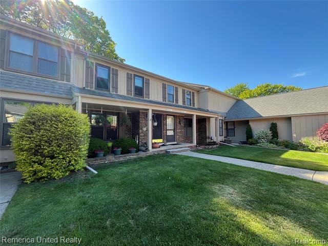 front view picture of 31621 Green Meadow Lane, Warren, MI. 48093