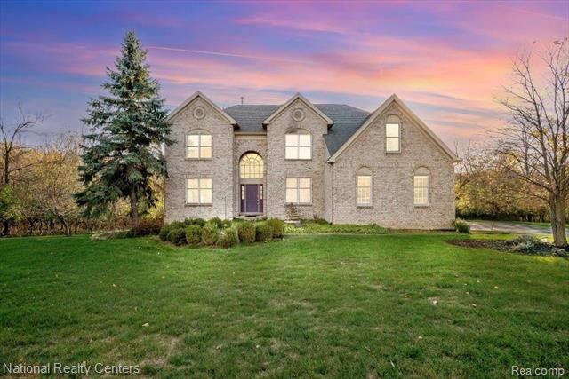 front view picture of 3085 Walnut Ridge Drive, Ann Arbor, MI. 48103