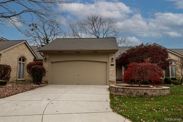 front view picture of 43105 W Kirkwood Drive, Clinton Township, MI. 48038
