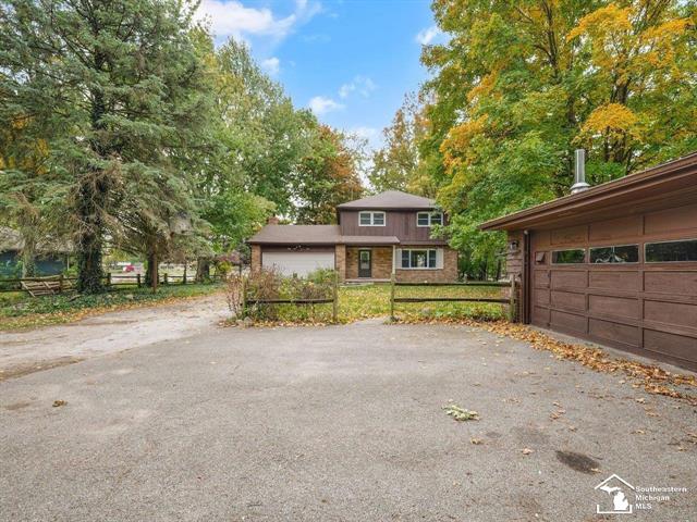 front view picture of 6405 Stillwater Court, Erie, MI. 48133