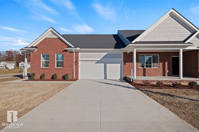 front view picture of 1470 Lincoln Street, Lapeer, MI. 48446