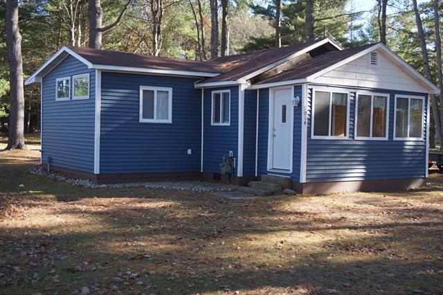 front view picture of 1014 Clifford Street, East Tawas, MI. 48730