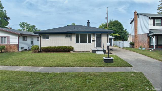 front view picture of 2050 Whittlesey Street, Flint, MI. 48503