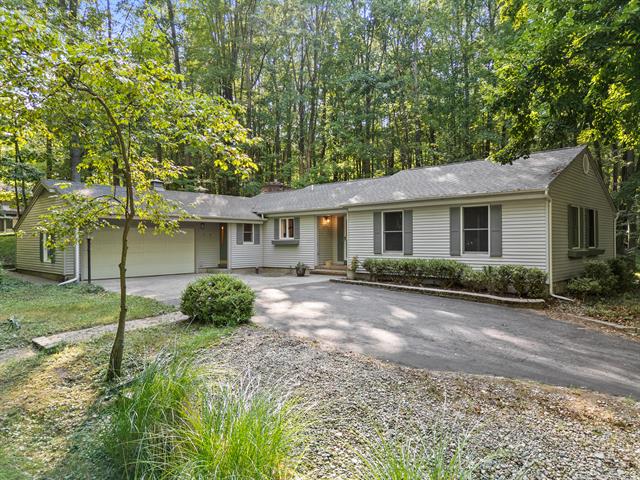 front view picture of 9348 Center Lane, Stanwood, MI. 49346