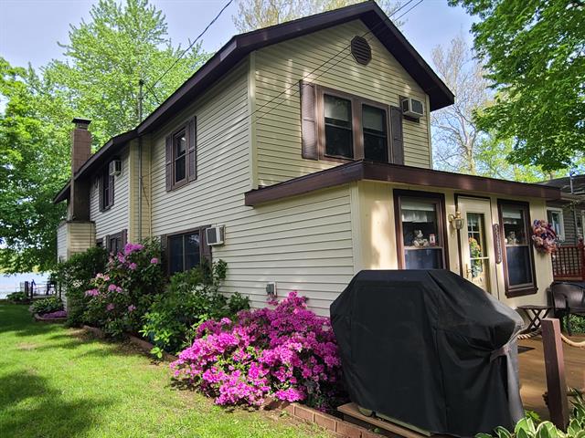 front view picture of 55682 Indian Lake Road, Dowagiac, MI. 49047