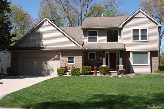 front view picture of 3163 W Ridge Ct, Walled Lake, MI. 48390