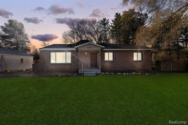 front view picture of 20891 Winifred Court, Pinckney, MI. 48169