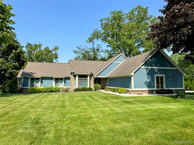 front view picture of 6771 Foxboro, Brighton, MI. 48116