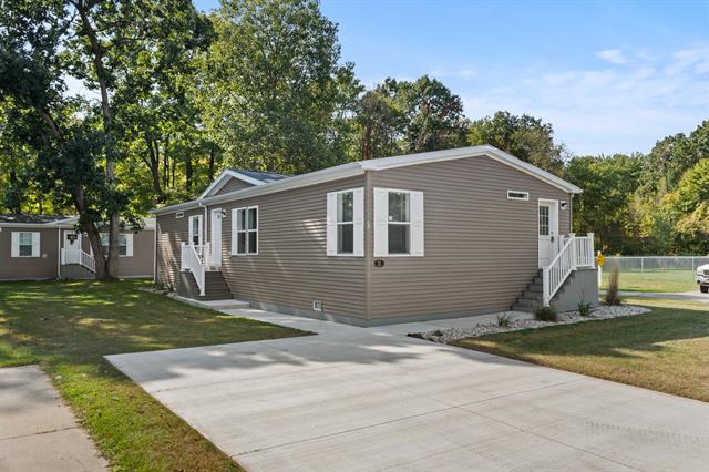 front view picture of 31 Traveler Drive, Sparta, MI. 49345