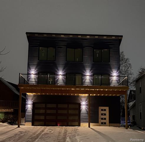 front view picture of 2431 Armour  St, Port Huron, MI. 48060